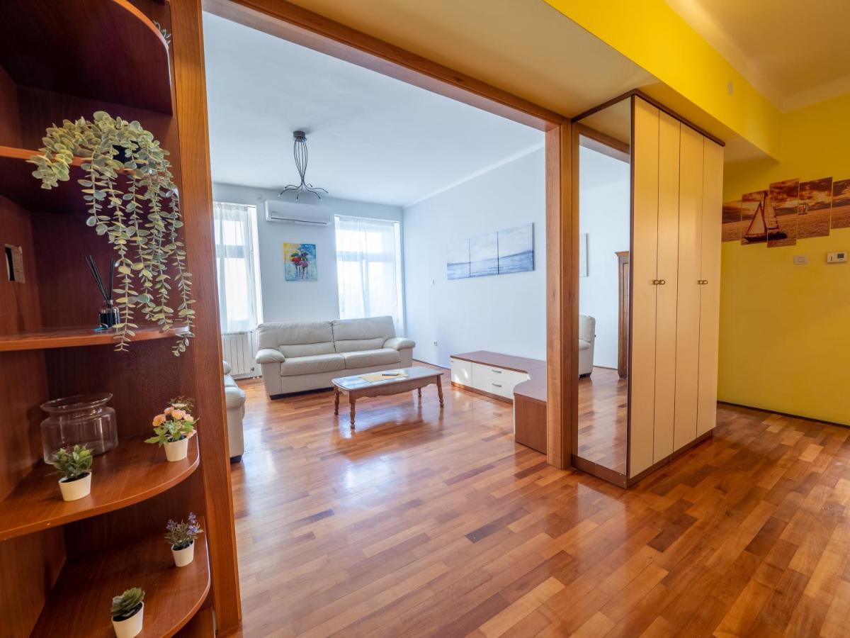 Classy And Sunny Apartment In Fiume Esterno foto